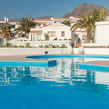 Serenity Ocean View 1br With Terrace, Pool & Walk To Beaches *