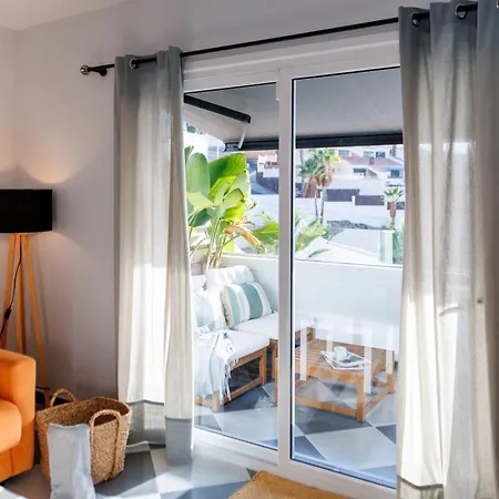 Serenity Ocean View 1br With Terrace, Pool & Walk To Beaches Апартаменты Адехе