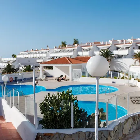 Serenity Ocean View 1br With Terrace, Pool & Walk To Beaches Апартаменты Адехе