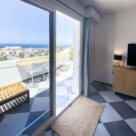 Serenity Ocean View 1br With Terrace, Pool & Walk To Beaches *