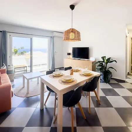 Serenity Ocean View 1br With Terrace, Pool & Walk To Beaches Apartman *