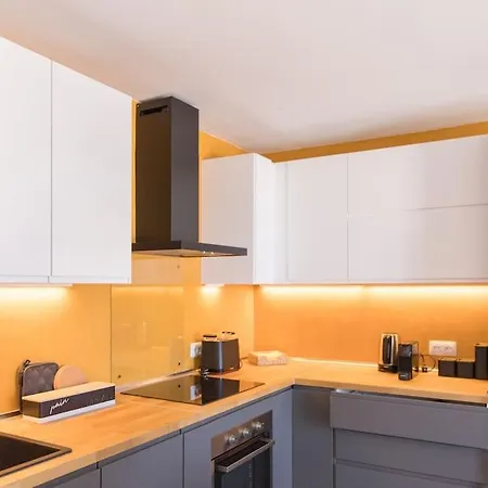 Daire Serenity Ocean View 1br With Terrace, Pool & Walk To Beaches