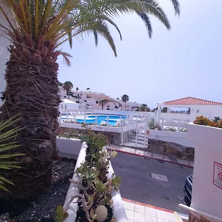 Serenity Ocean View 1br With Terrace, Pool & Walk To Beaches Daire Costa Adeje