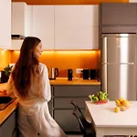 Serenity Ocean View 1br With Terrace, Pool & Walk To Beaches شقة *