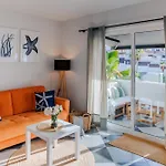 شقة Serenity Ocean View 1br With Terrace, Pool & Walk To Beaches أذيخي