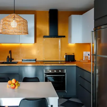 Serenity Ocean View 1br With Terrace, Pool & Walk To Beaches Costa Adeje (Tenerife)