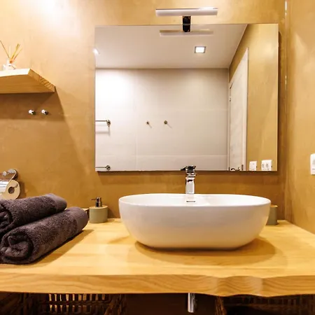 Serenity Ocean View 1br With Terrace, Pool & Walk To Beaches Apartament *