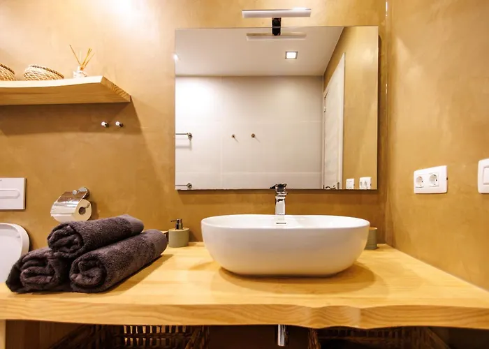 Serenity Ocean View 1br With Terrace, Pool & Walk To Beaches Apartament *